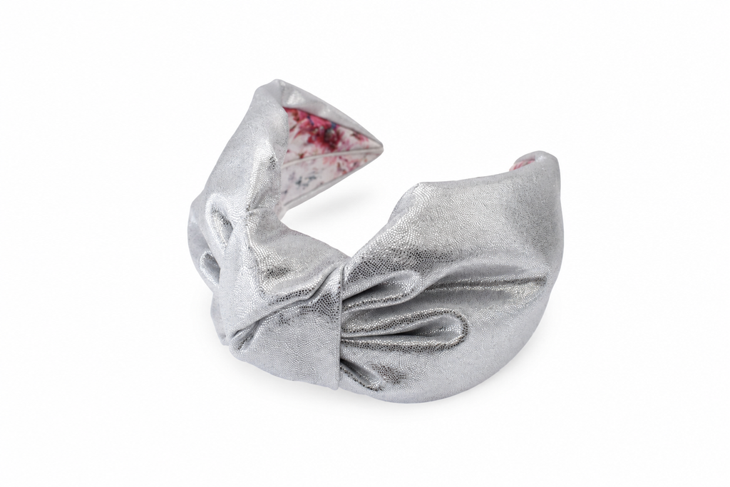 Lunaria Silver – Gepolsterter Luxus-Haarreif mit Knoten aus Polyester